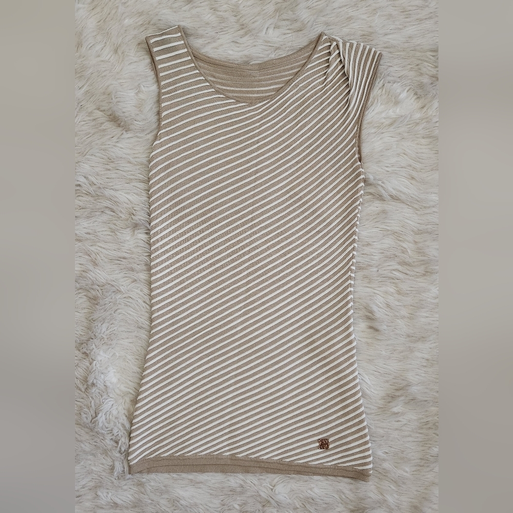 Carolina herrera top